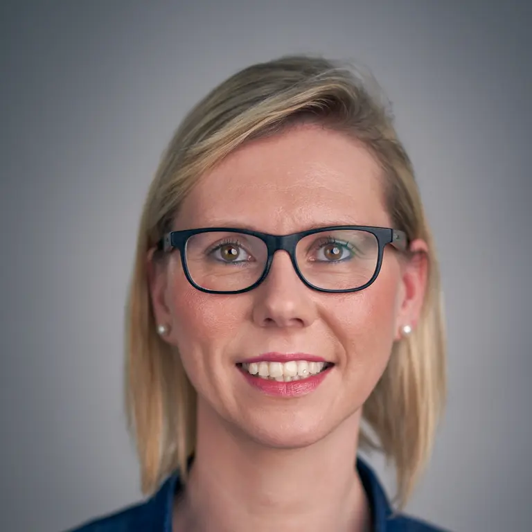 Porträtfoto Nadine Spinzig