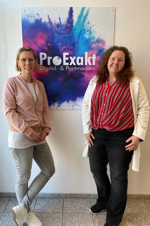 Nadine Spinzig (links) und Nancy Panke sind seit knapp 25 Jahren fester Bestandteil des ProExakt-Teams