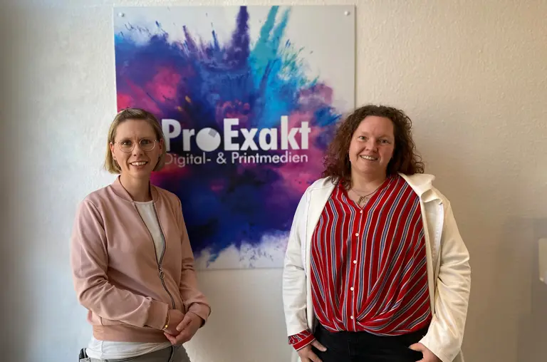Nadine Spinzig (links) und Nancy Panke sind seit knapp 25 Jahren fester Bestandteil des ProExakt-Teams