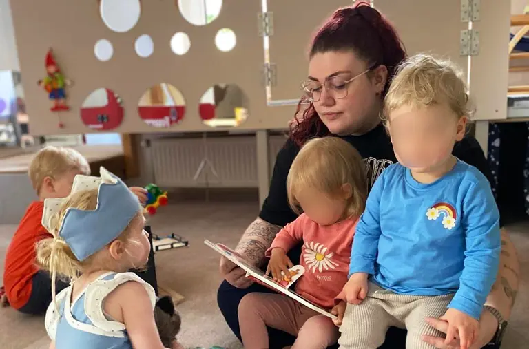 Chiara Gentele arbeitete bei einer Tagesmutter in der „Zwergenhütte“ mit 5 Kindern